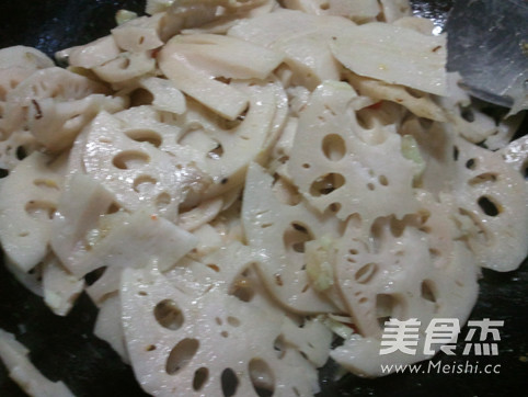 Lotus Root Mixed with Hemp Oil recipe