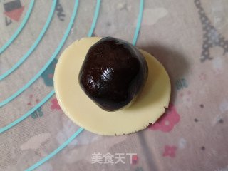 Golden Peach Jujube Mud Mooncake recipe