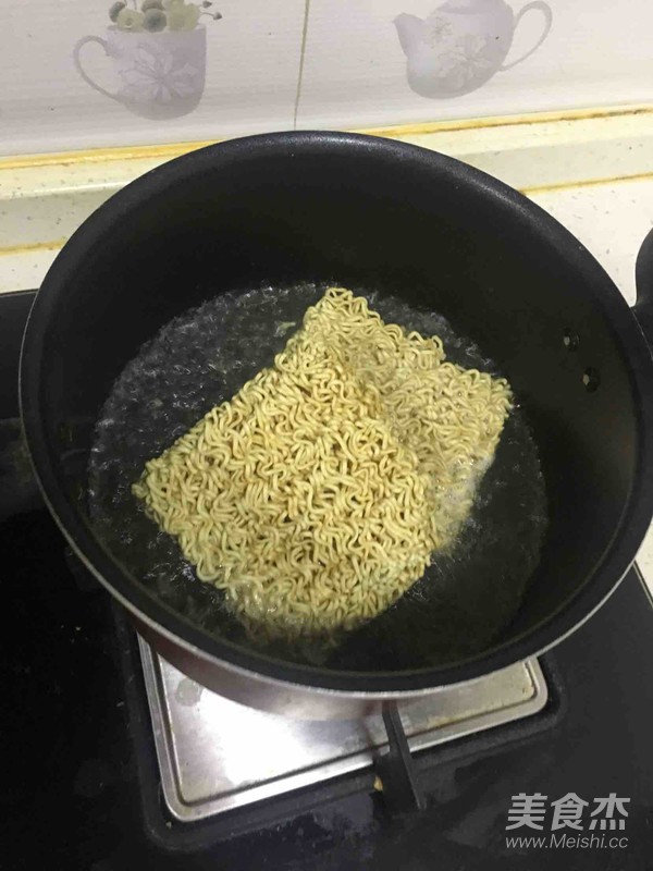 Fried Instant Noodles recipe