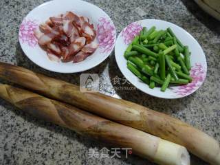 Stir-fried Lebanese with Garlic and Bacon recipe