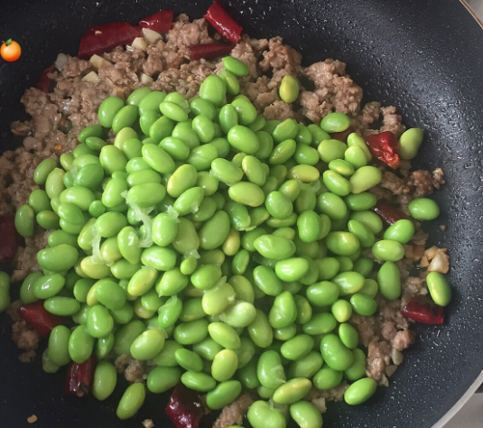 Stir-fried Minced Pork with Edamame recipe