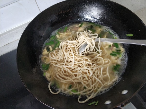 Egg Ham Stewed Noodles recipe