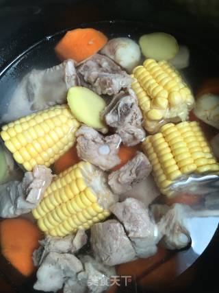 Carrot Corn Horseshoe Spare Rib Soup recipe