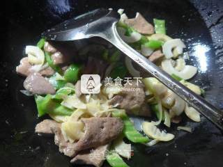 Stir-fried Pork Liver with Hot Pepper and Lei Sun recipe