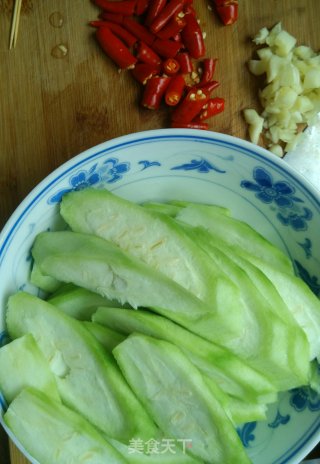 Stir-fried Pork Belly with Loofah recipe