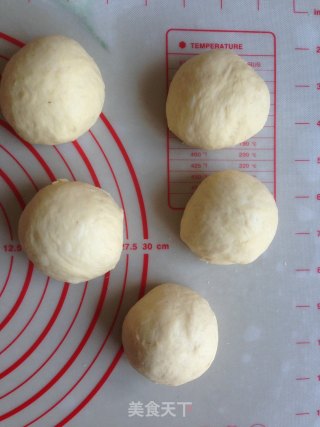 Cinnamon Bacon Cheese Rolls recipe