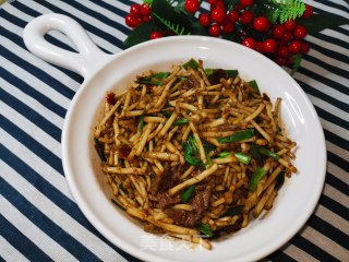 Stir-fried Beef with Houttuynia Cordata recipe