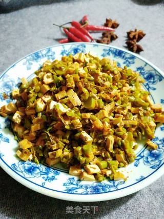 #春食野菜香# Toon Mixed with Dried Bean Curd recipe
