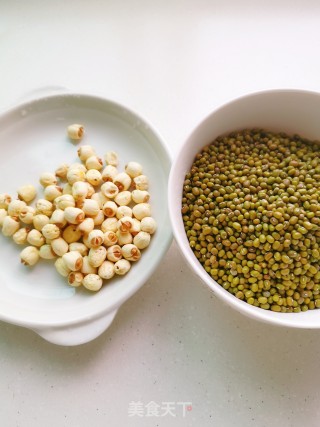 Lotus Seed Mung Bean Soup recipe