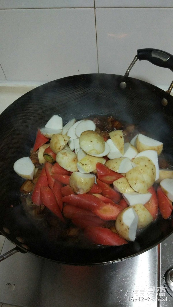 Braised Pork with Taro recipe