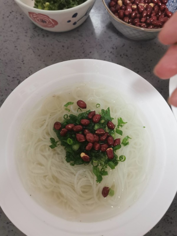Three Fresh Chicken Soup Rice Noodles recipe