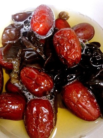 Red Dates and Black Fungus Sweet Soup