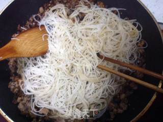 Minced Meat and Mushroom Vermicelli Pot recipe