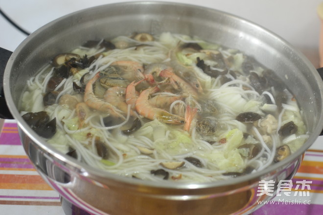 Seafood Boiled Noodles recipe