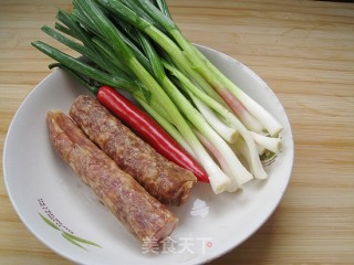 Stir-fried Sausage with Green Garlic recipe