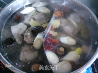 Family Mandarin Duck Hot Pot recipe