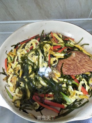 Stir-fried Kelp Shreds with Dried Tofu recipe