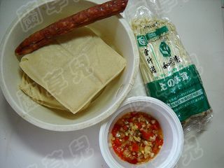 Frozen Tofu with Chopped Pepper and Golden Needle recipe