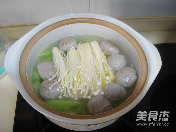 Mushroom Lettuce Beef Ball Soup recipe