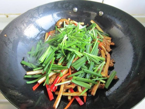 Stir-fried Lamb with Leek recipe