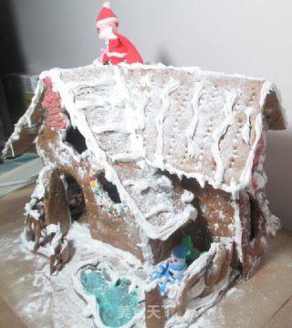 Christmas Gingerbread House Cookies Can Also be Used to Build Houses and Give Children Christmas Surprises recipe