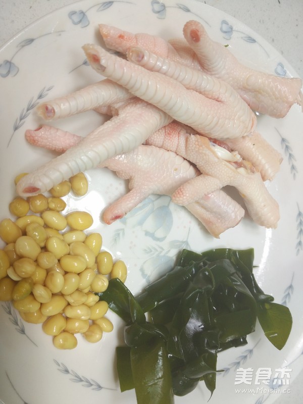 Braised Chicken Feet with Kelp and Soy Beans recipe