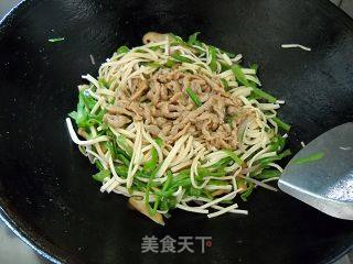 Stir-fried Shredded Pork with Water Spinach recipe