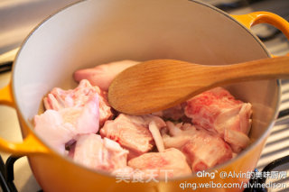 Two Pots of Pig's Trotters recipe