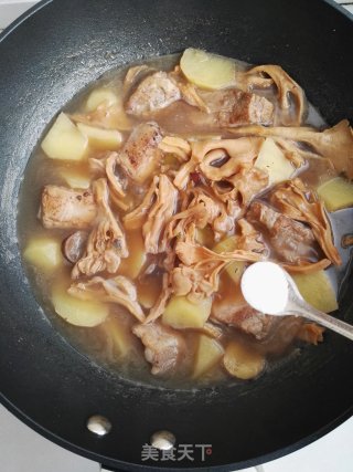 Stewed Pork Ribs with Potatoes and Mushrooms#御寒美食# recipe