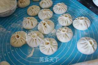 Ostrich Meat Dumplings Filled with Soup recipe