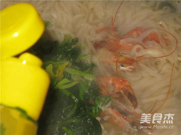 Shrimp and Spinach Noodle Soup recipe