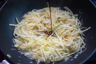 Sauerkraut and Potato Shreds recipe