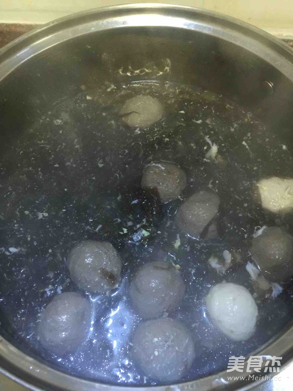 Seaweed Meatball Soup recipe