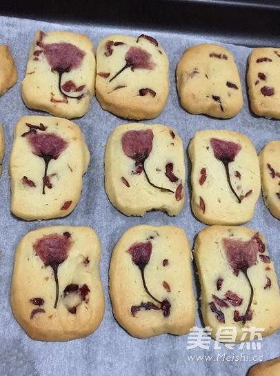 Sakura Cranberry Cookies recipe