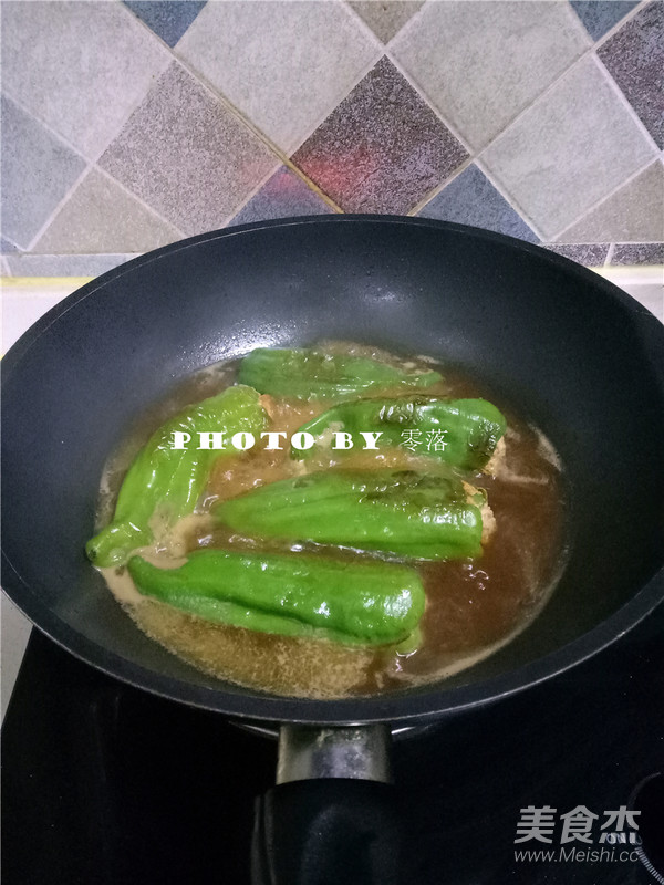 Sweet and Sour Green Pepper Stuffed with Meat recipe