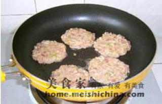 Lotus Root Cakes with Red Wine Sauce recipe