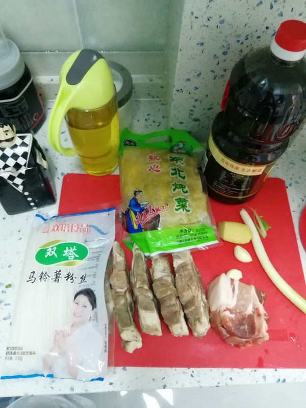 Stewed Pork Neck Bones with Sauerkraut Vermicelli, One of The Famous Dishes in Northeast China recipe