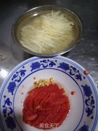 Stir-fried Lotus Root with Tomatoes recipe