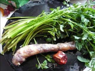 Stir-fried Sausage with Wild Celery recipe