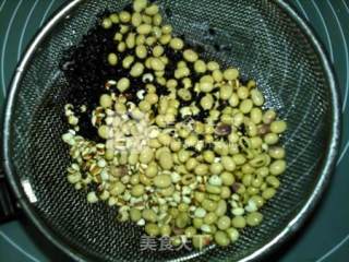 Coix Black Rice Soy Milk recipe