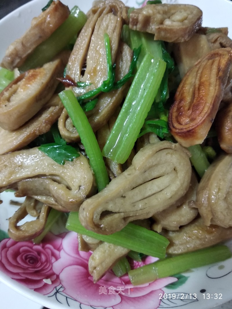 Stir-fried Celery with Plum recipe