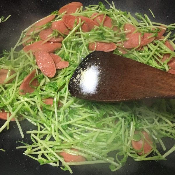 Stir-fried Bean Sprouts with Ham recipe