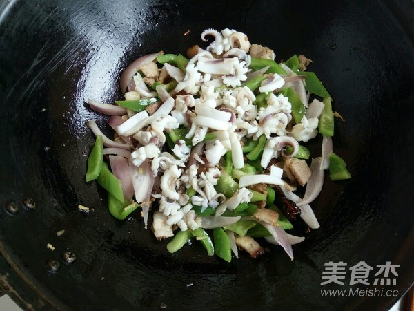 Spicy Fried Cuttlefish Pork recipe