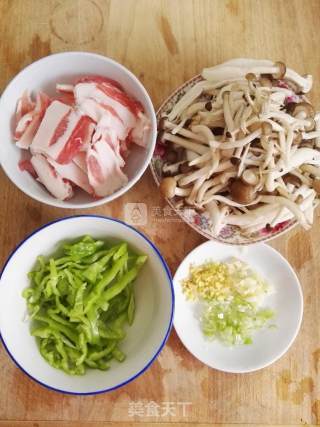 Stir-fried Pork Belly with Fresh Mushrooms recipe