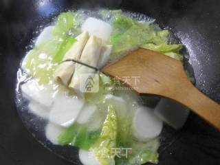 Cabbage Noodle Soup with Rice Cake recipe