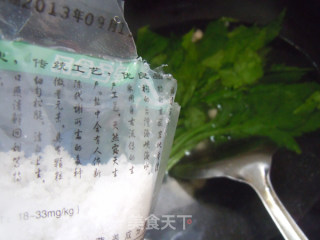 To Moisten Dryness in Autumn---bitter Vegetable Small Intestine Soup recipe