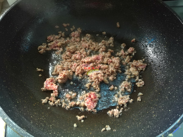 Stir-fried Garlic Sprouts with Minced Beef recipe