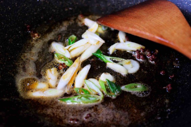 Fried Sea Prawns with Potato Chips recipe