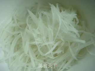 Radish Mixed with Bean Sprouts recipe