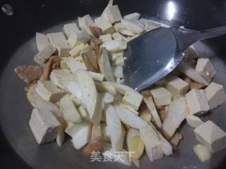 Braised Hakka Tofu with Tomato and King Pleurotus recipe